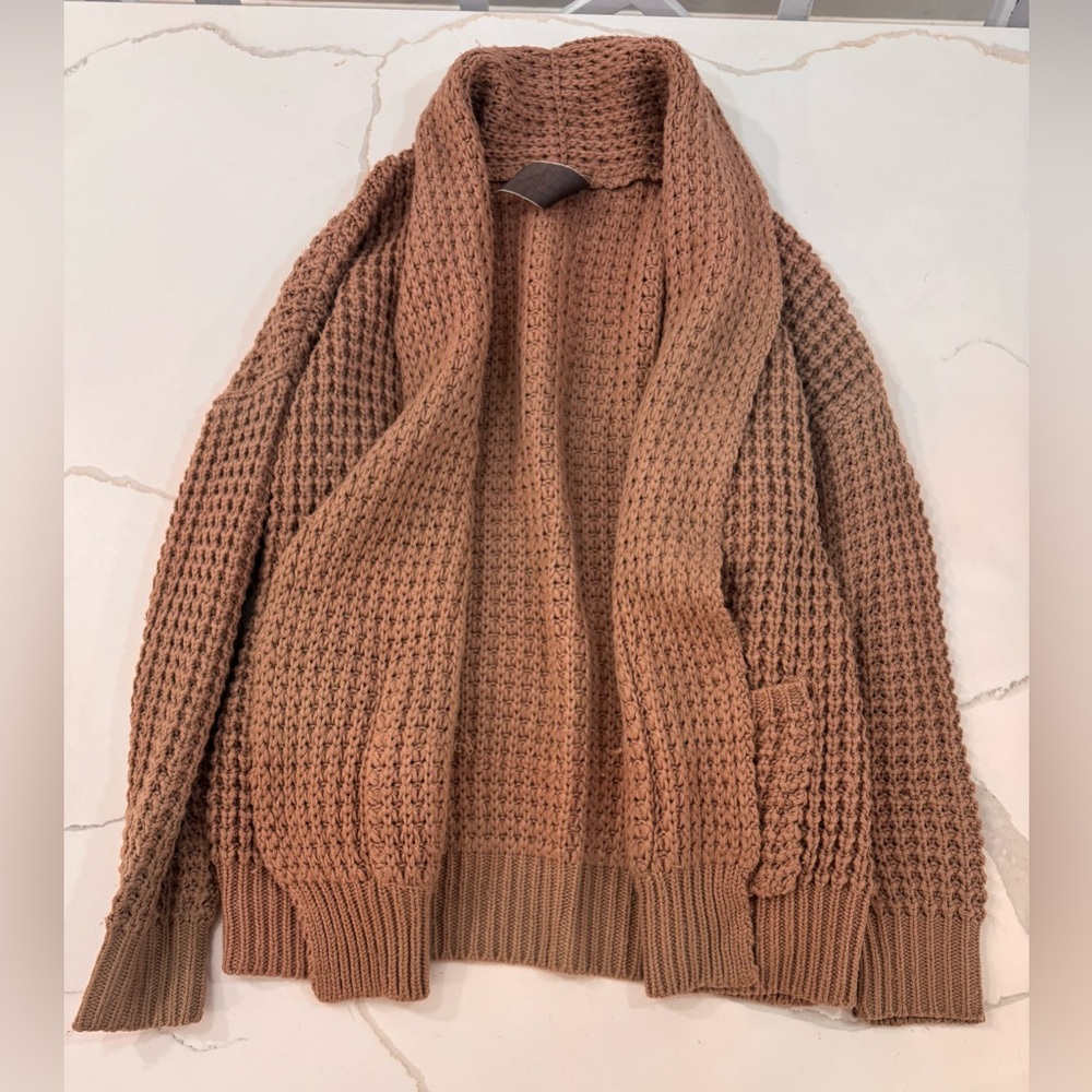 Oversized OS champagne colored cardigan sweater - Picture 3 of 4